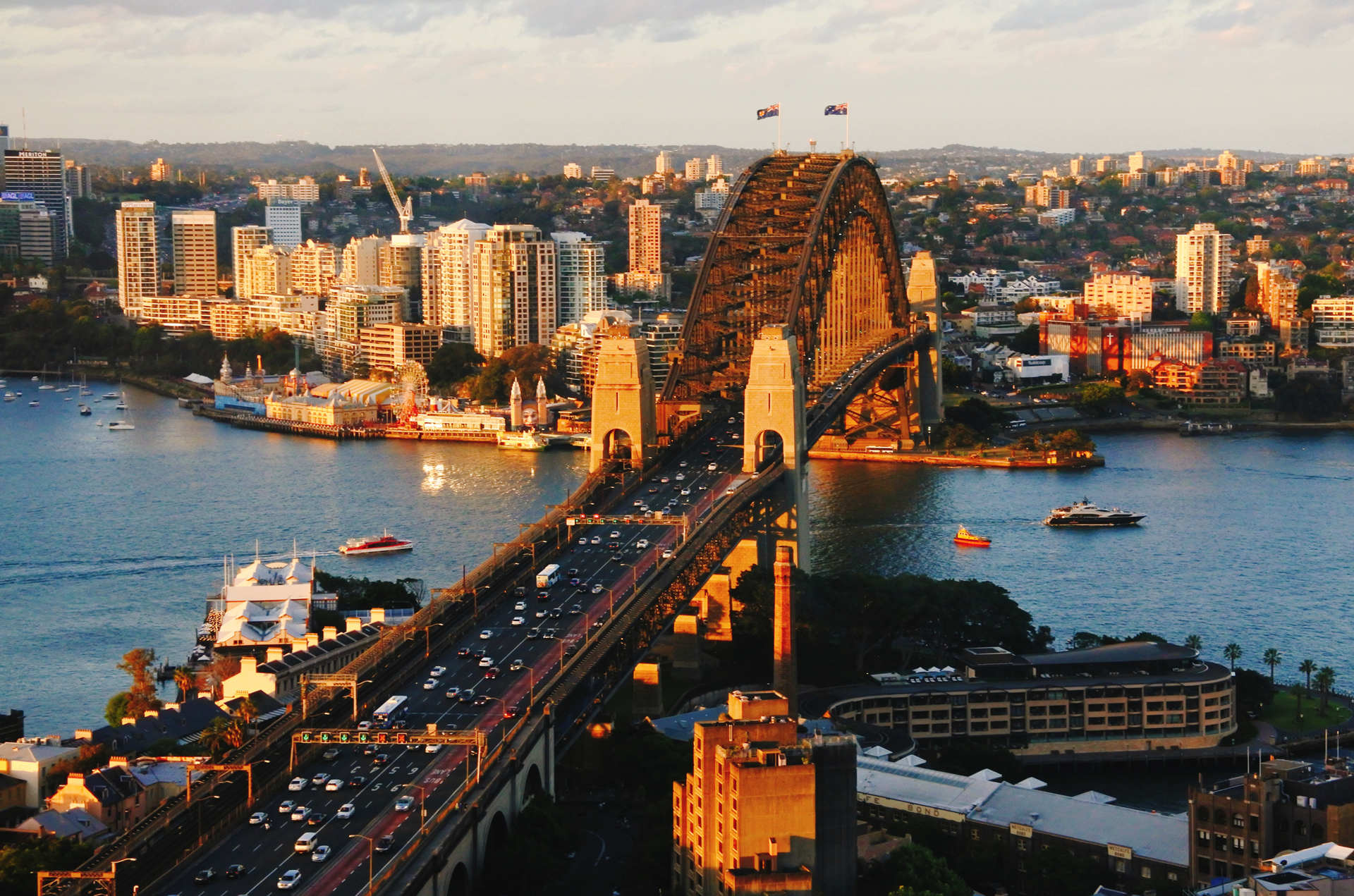 那么多人想移民澳洲，而長(zhǎng)居澳洲的他為了這個(gè)目的申請(qǐng)香港香